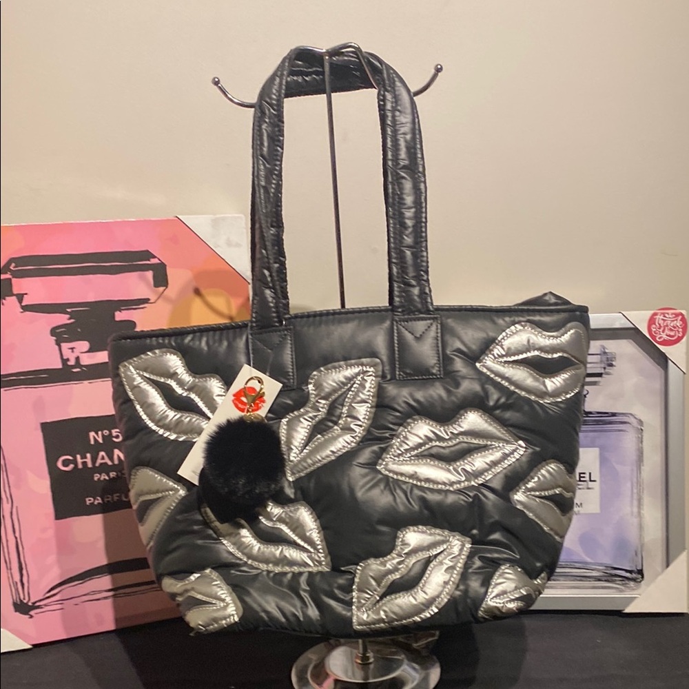 WILDFOX Zippered Tote NWT